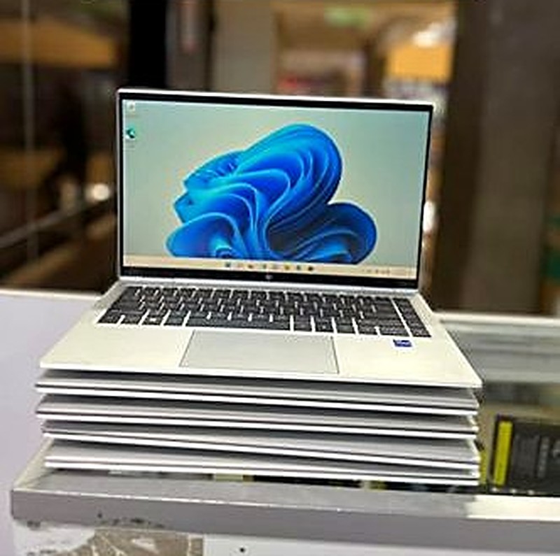 HP EliteBook 1040 G8